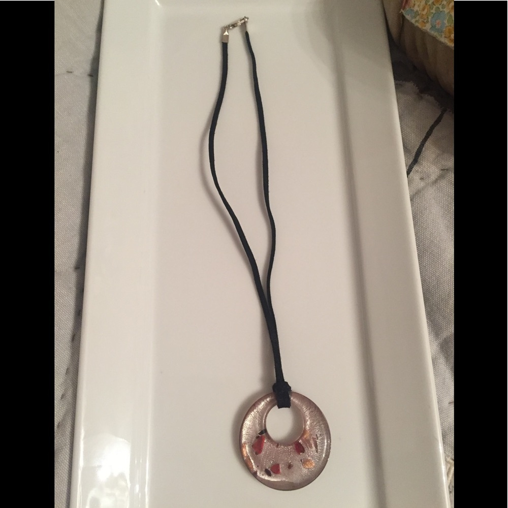 Glass pendant necklace